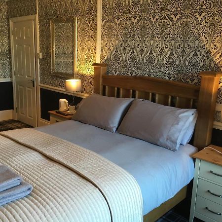 The White Hart Pub And Rooms Cranleigh Eksteriør billede