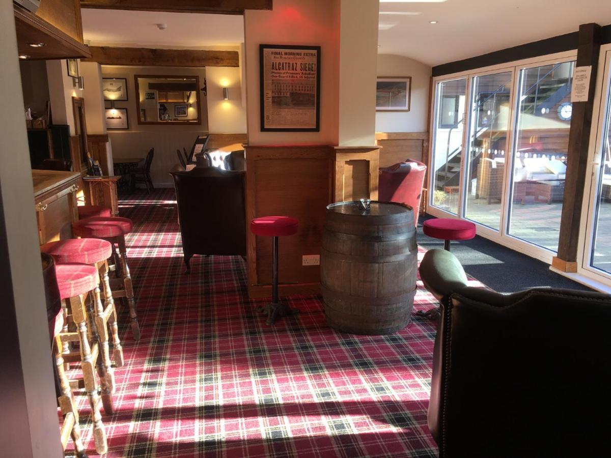 The White Hart Pub And Rooms Cranleigh Eksteriør billede