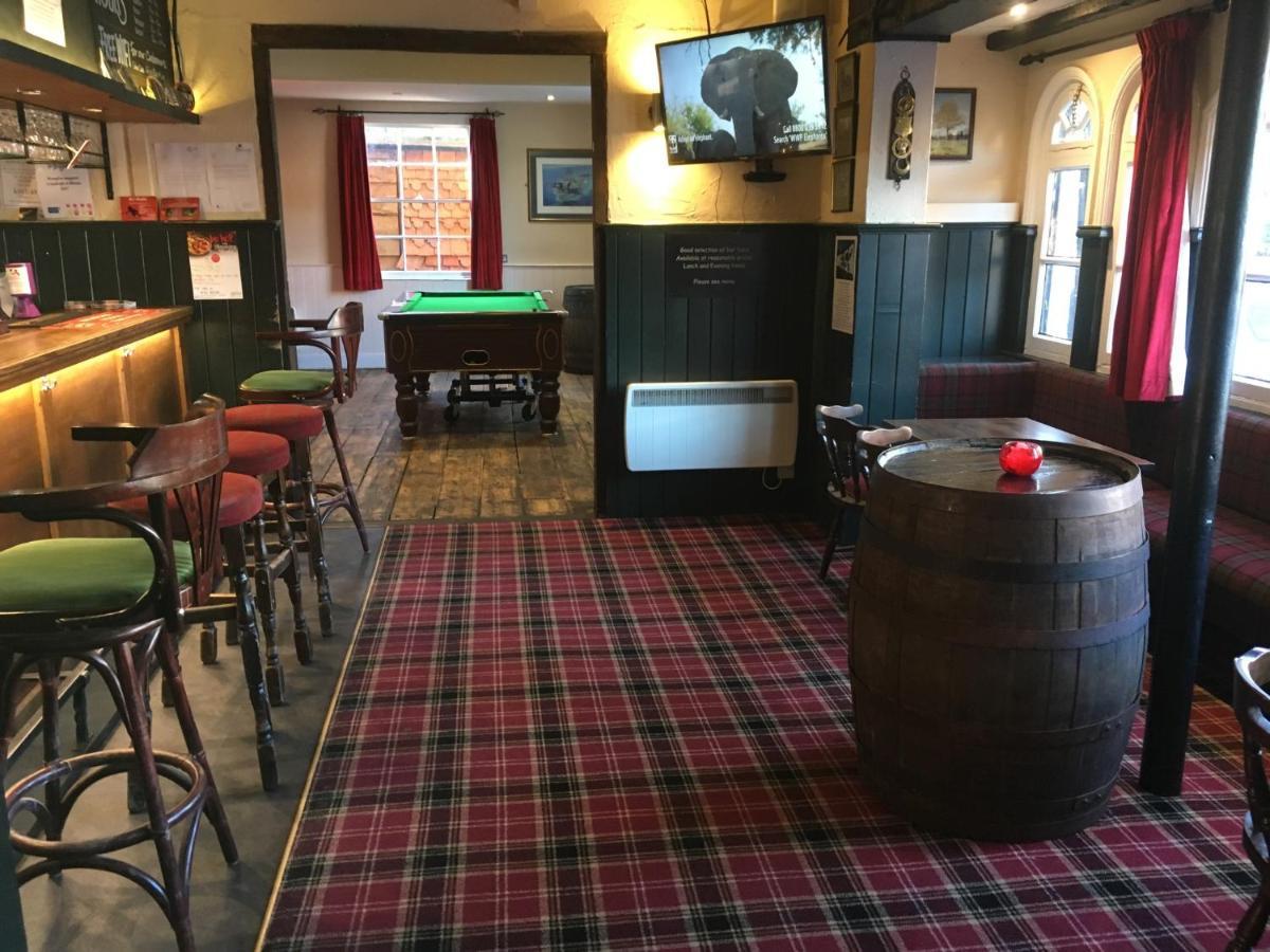 The White Hart Pub And Rooms Cranleigh Eksteriør billede