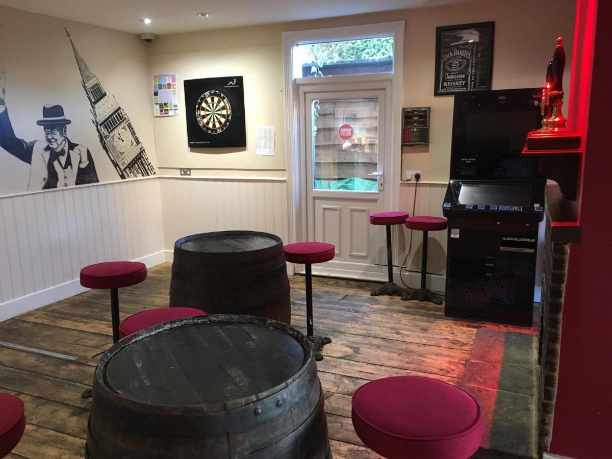 The White Hart Pub And Rooms Cranleigh Eksteriør billede