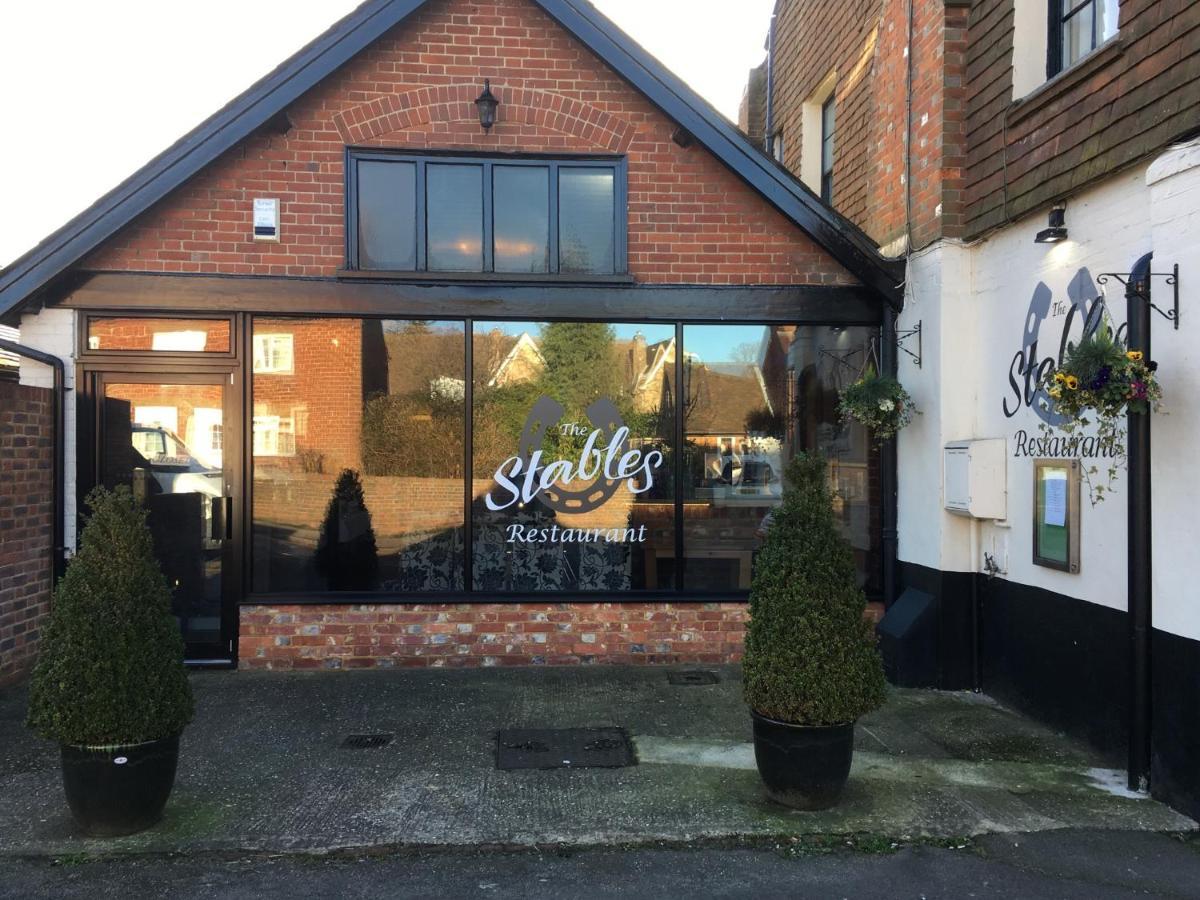 The White Hart Pub And Rooms Cranleigh Eksteriør billede