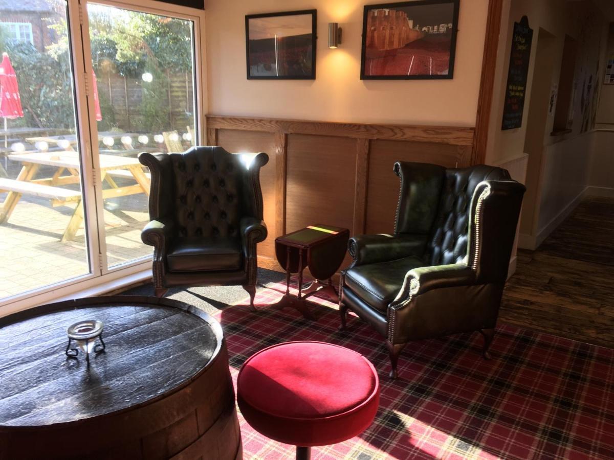 The White Hart Pub And Rooms Cranleigh Eksteriør billede