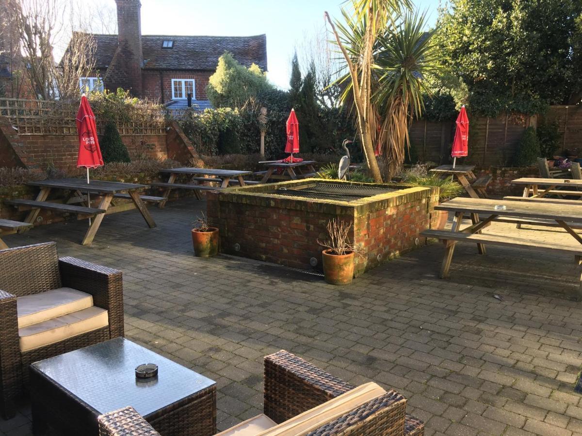 The White Hart Pub And Rooms Cranleigh Eksteriør billede